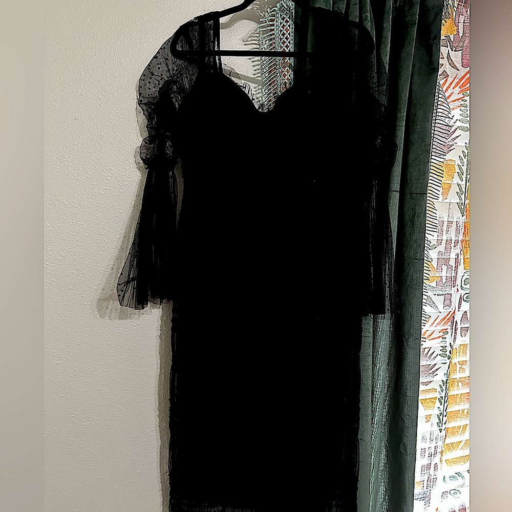 Women’s Venus black dress